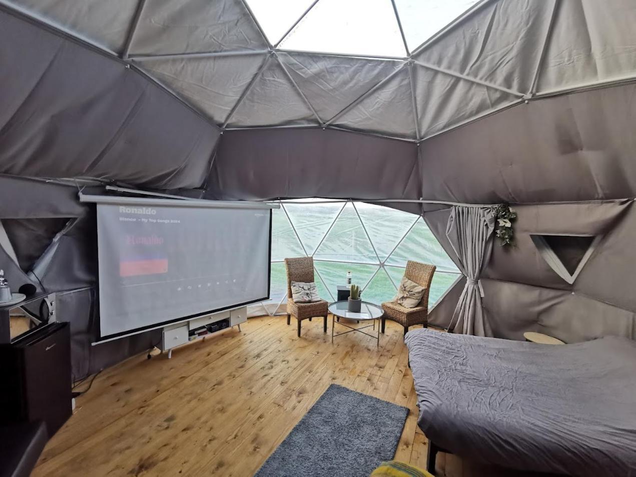 Lincoln Star Dome, Hot Tub, Bbq Daire Langworth Dış mekan fotoğraf